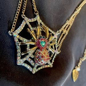 Betsey Johnson Halloween Spiderweb Spider pendant